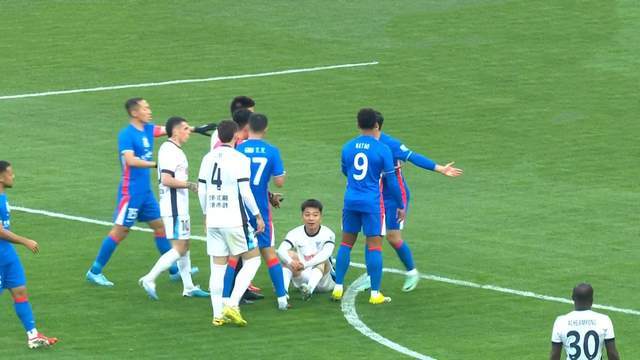 2026世界杯举办地-小温没随队出征，斯坦丘受武汉球迷欢迎 绍尔出战 大连难带走三分