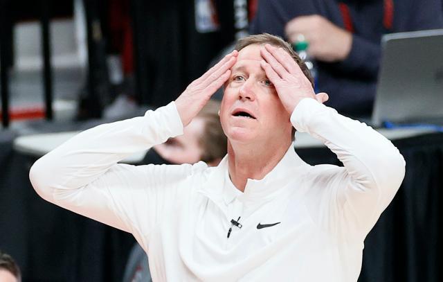 2026世界杯举办地-有些巨星生涯注定无冠 但利拉德谈放弃还为时过早